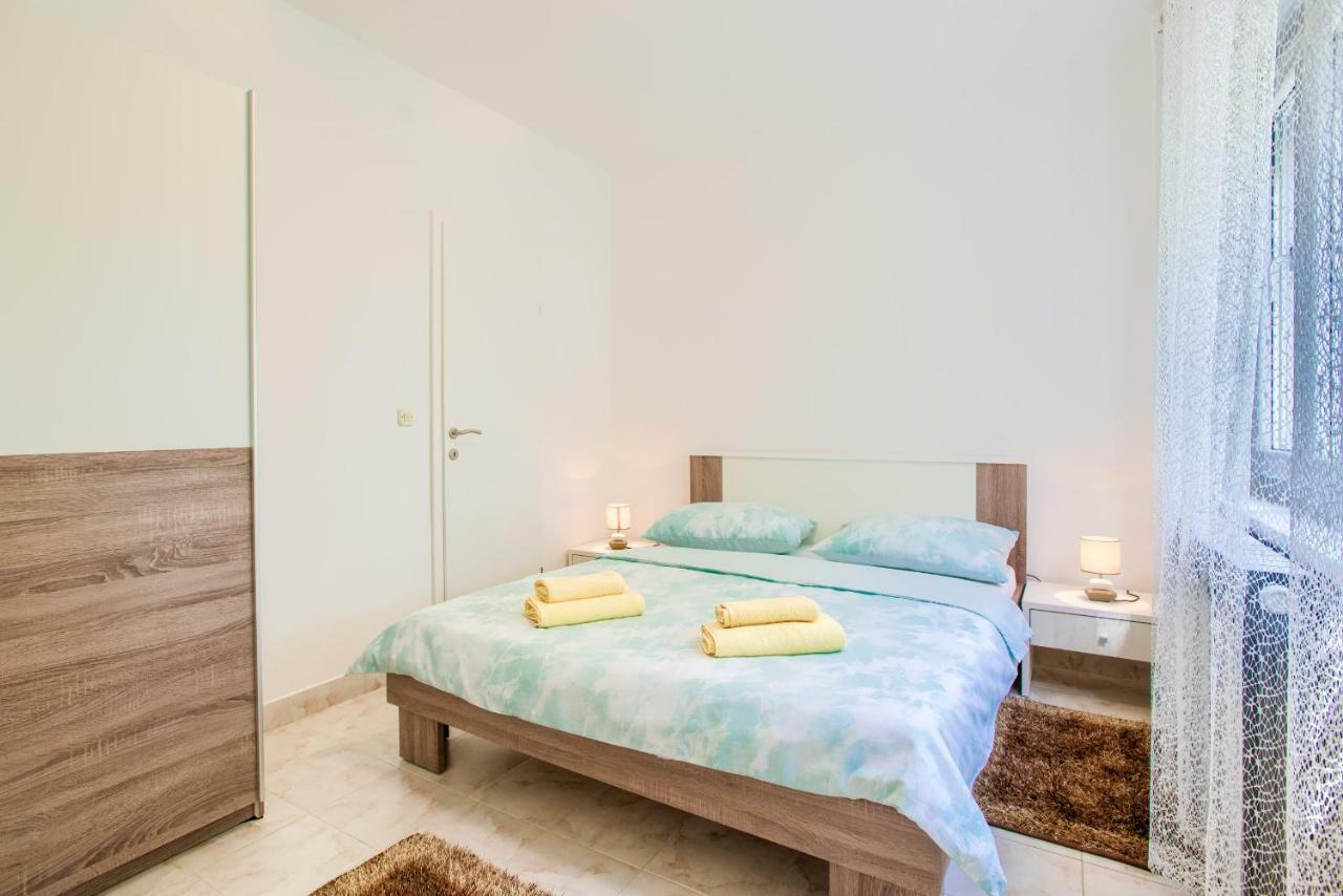 Apartman Paola Pula Luaran gambar