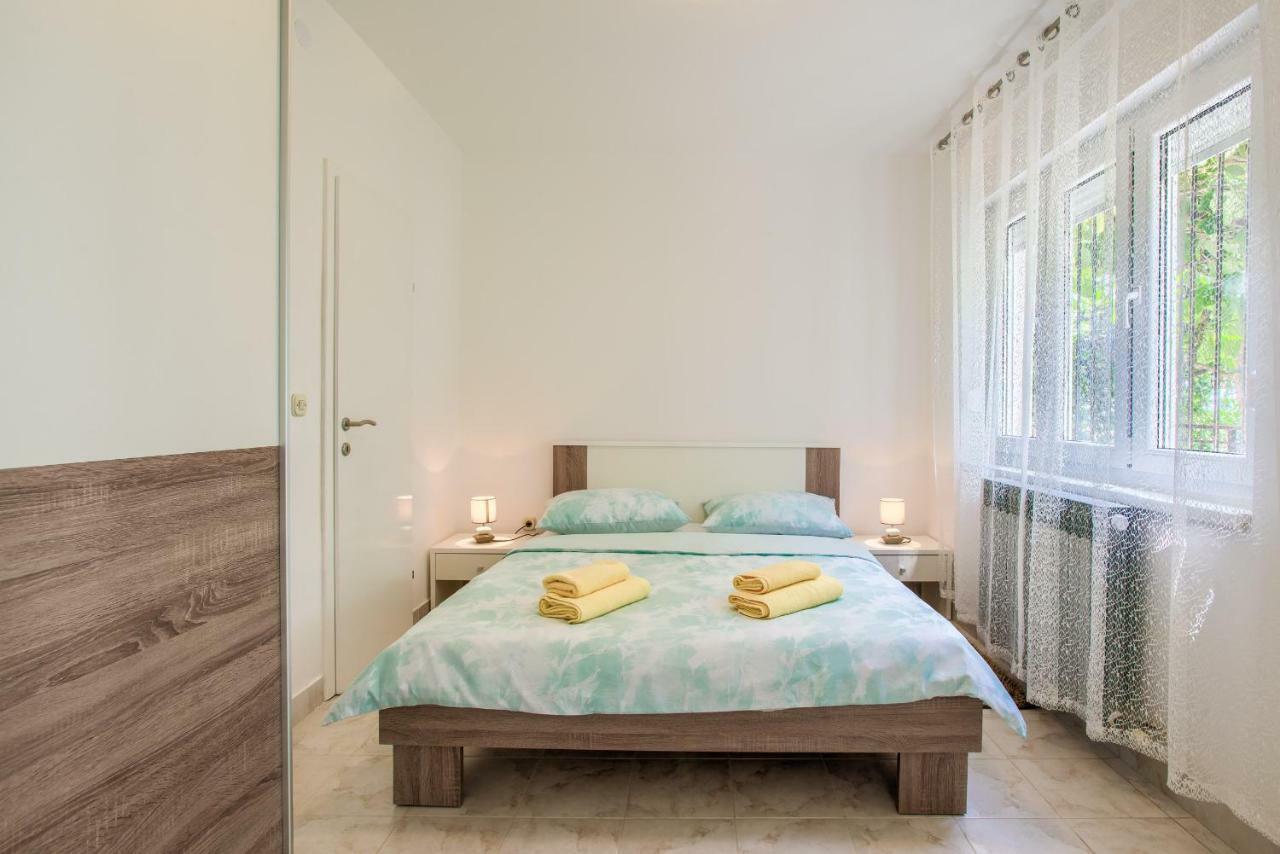 Apartman Paola Pula Luaran gambar