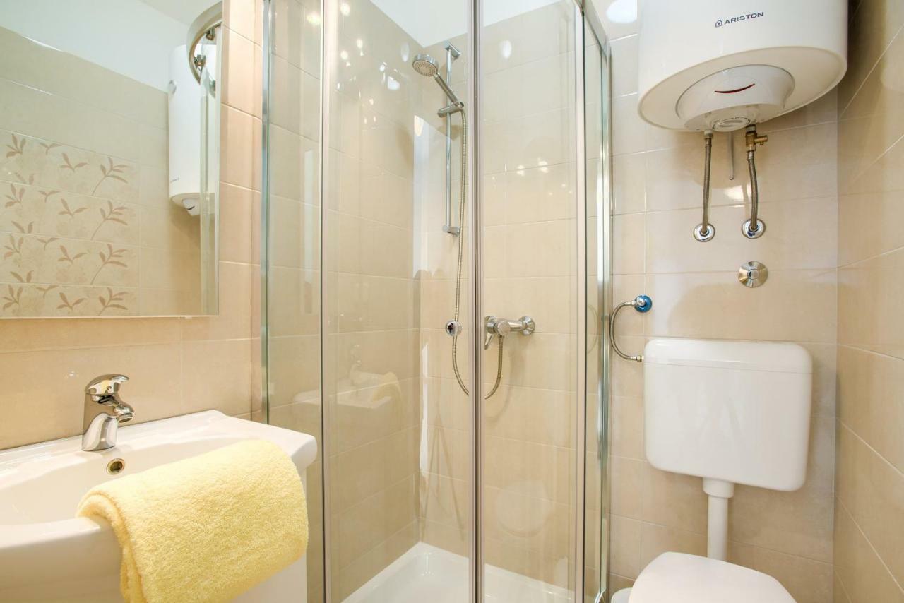 Apartman Paola Pula Luaran gambar