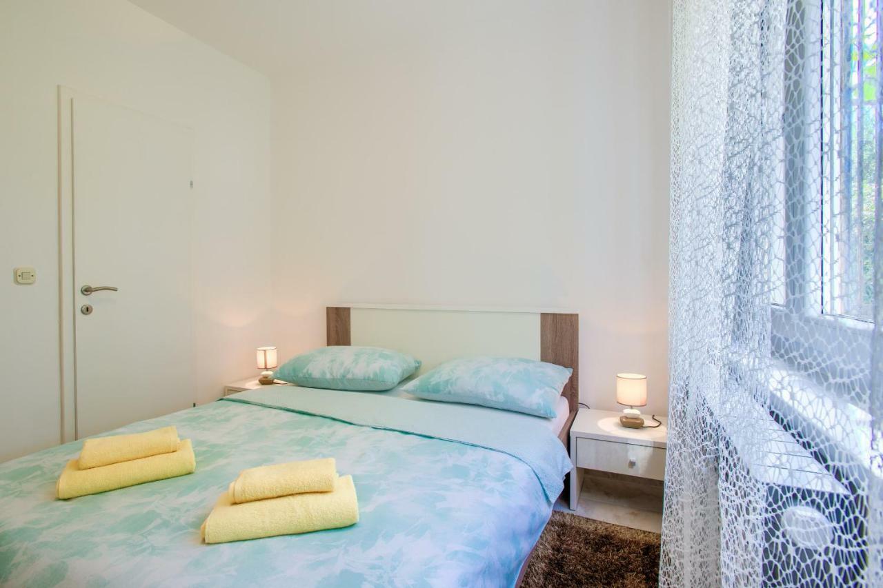 Apartman Paola Pula Luaran gambar
