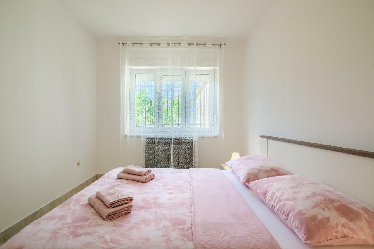Apartman Paola Pula Luaran gambar